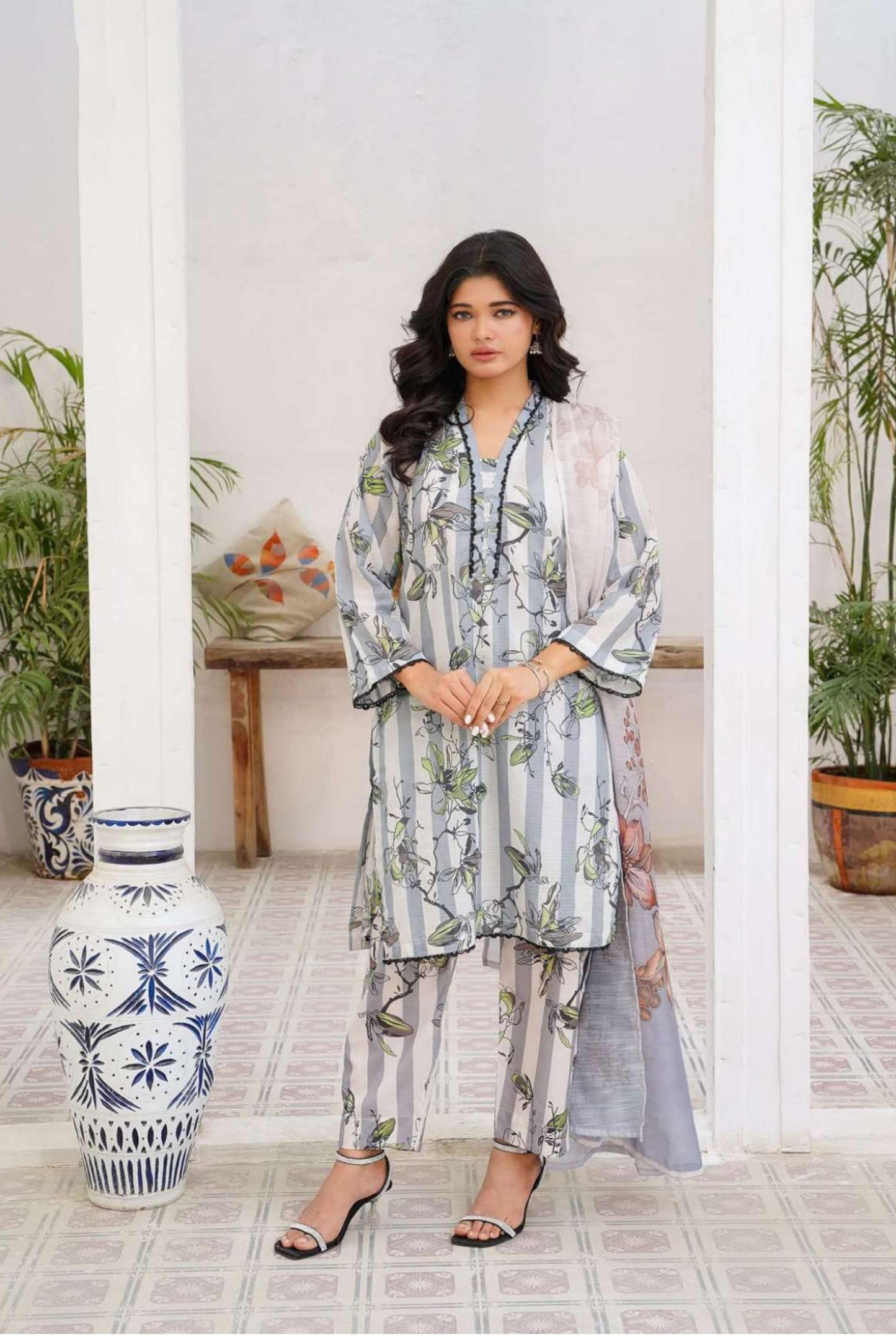 Bana Dora Luxe Lawn