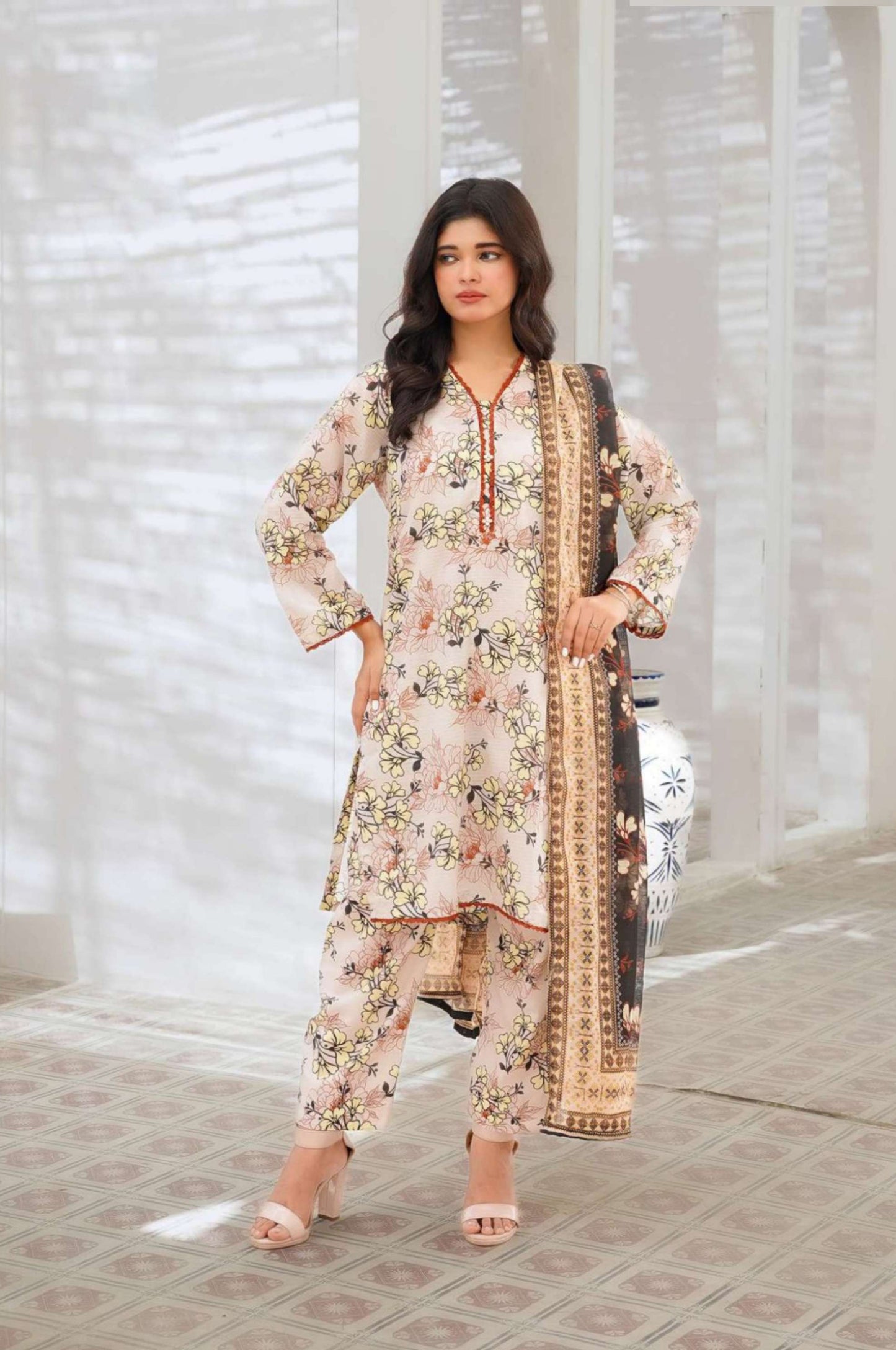 Bana Dora Luxe Lawn